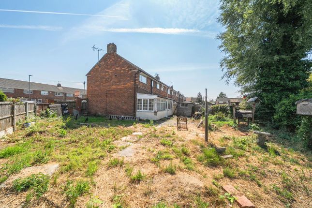 34, Northfield, Barlby photo 4