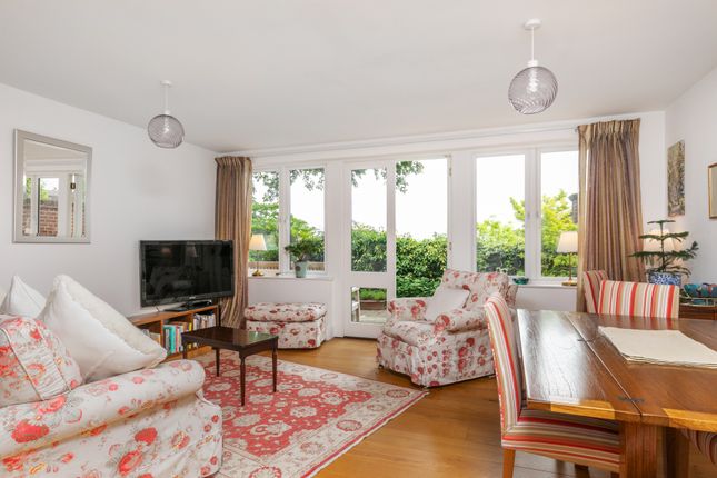 Flat for sale in Northbrook Avenue, Winchester