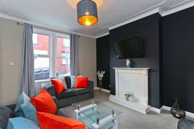 Modern 4-Bed HMO Â€“ Moorfield Street, Ls13 Â€“ Close To Leeds City Centre