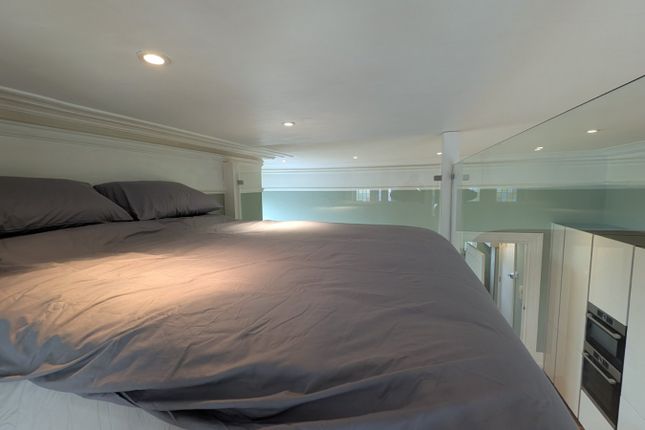 Flat 2, 58, Earls Avenue, Kent photo 5