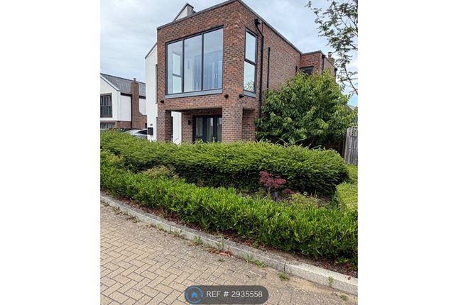 Ferranti Place, Oakgrove, Milton Keynes photo 2