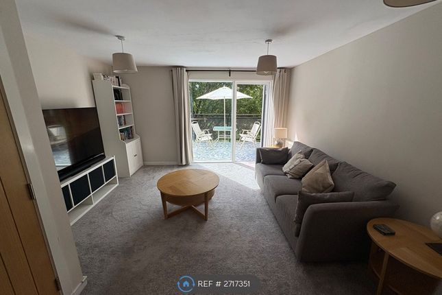 Shuna Crescent, Glasgow photo 2