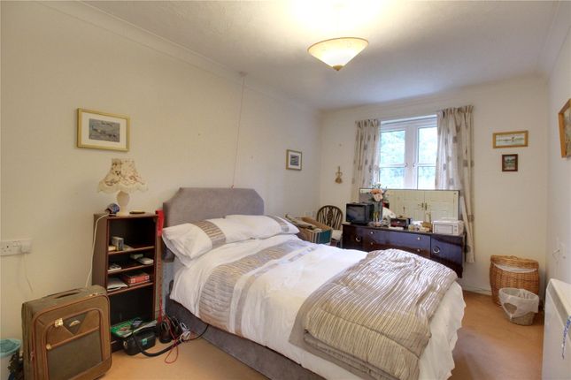 Flat 3, Silver Wood Court,, Branksomewood Road, Hampshire photo 4