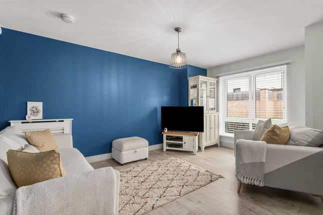 14 Cedar Court, Auchterarder photo 2