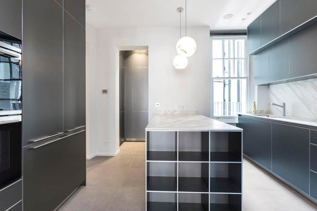 Flat for sale in Oakwood Court, Abbotsbury Road, Kensington