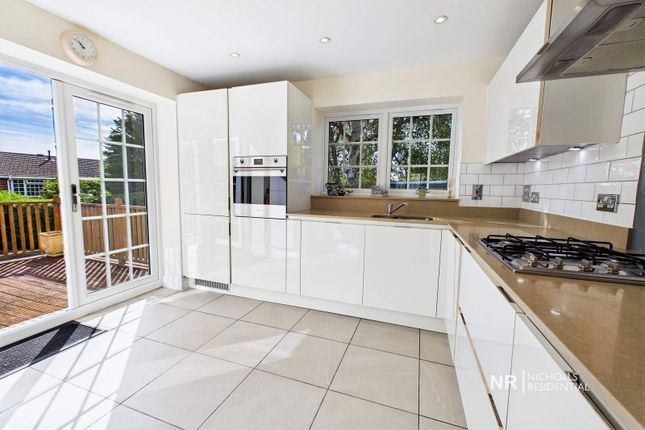 2 The Bungalow, Suncroft Place, Green Lane, Chessington photo 2