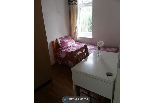 Single Room - 1st Floor