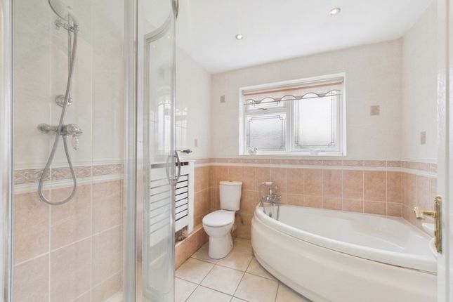 20 Allistonway, Stanford-Le-Hope photo 4