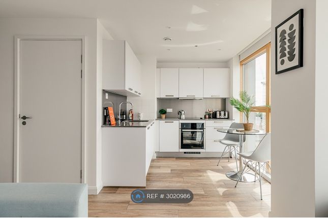 Studio Apartment, Berkshire House Queen Street, Maidenhead photo 4