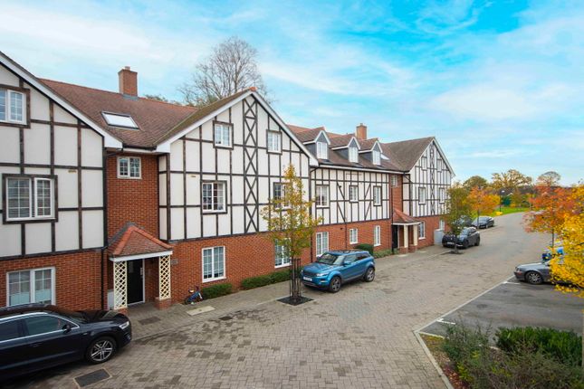 20, Drury Court, Gerrards Cross photo 2