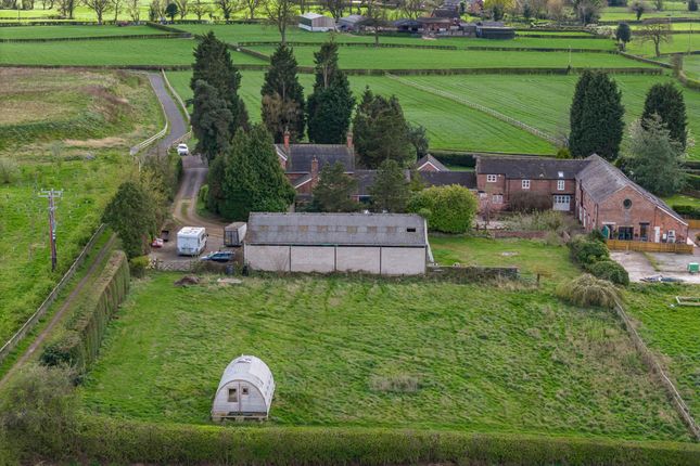 Barn and Lane, Reynolds Lane, Sandbach photo 3