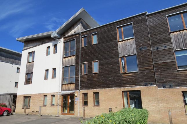 Thumbnail Flat to rent in Cowleaze, Chippenham, Wiltshire