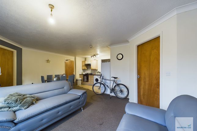 71, Brook Court, Nottingham photo 3