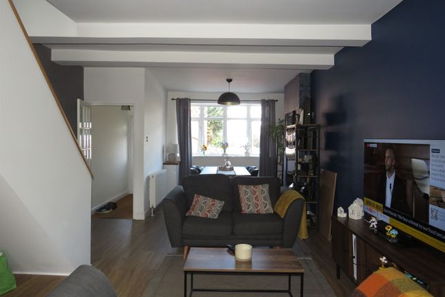 32, Allen Road, Finedon photo 2