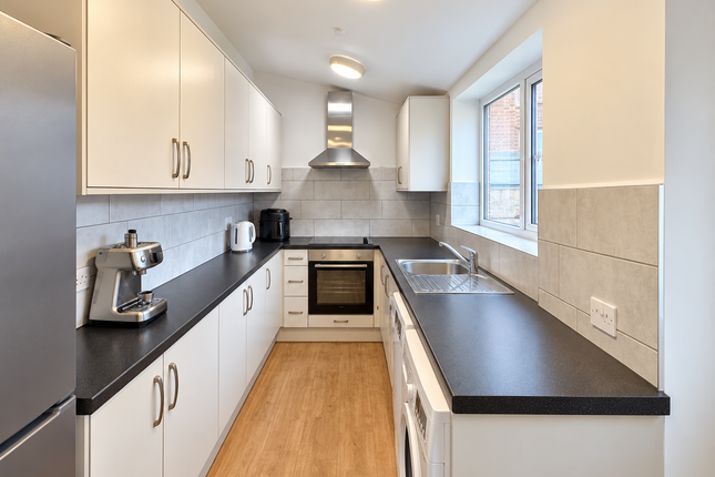 246 Marsh Lane, Preston photo 4