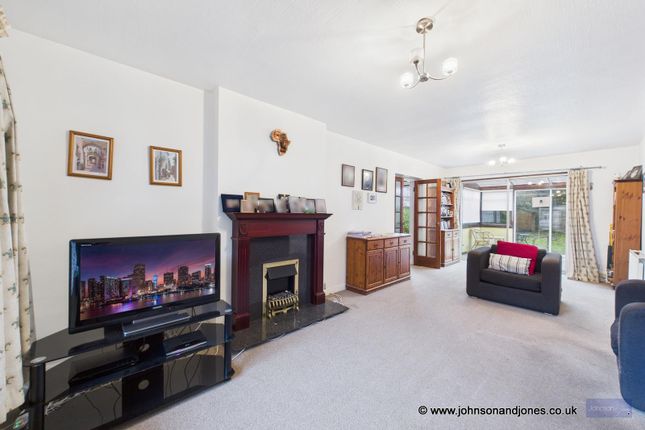 19, Weir Road, Chertsey photo 3