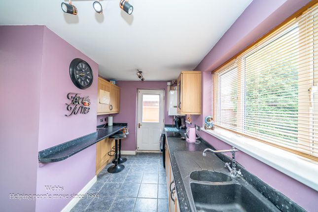 13, Quinton Place, Cannock photo 3