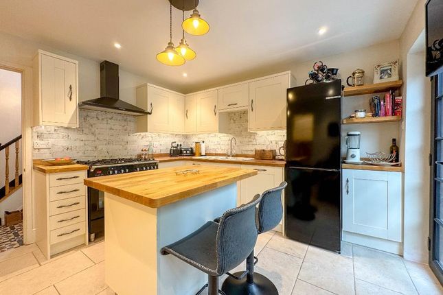 7, Rosenheim Rise, Westbury photo 3
