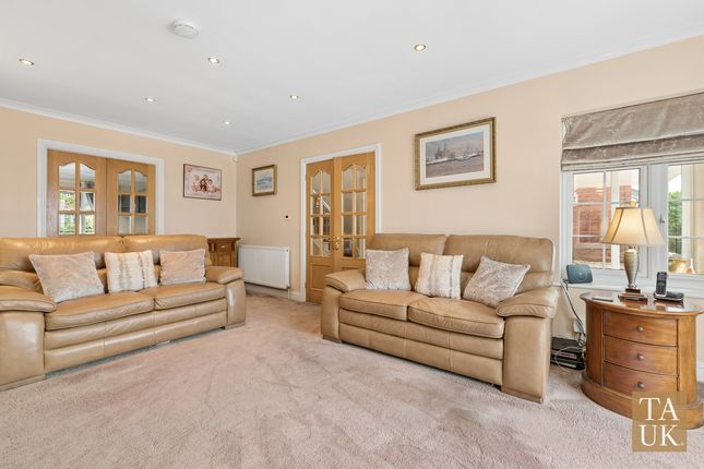 6, Devon Close, Liverpool photo 4