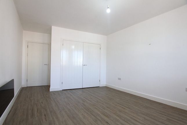 Flat to rent in Parsons Street, Banbury, Oxon