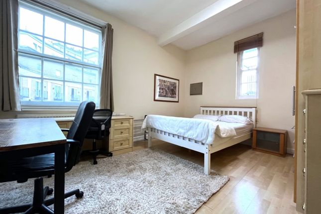 Thumbnail Flat to rent in Hanover Gate Mansions, Park Road, Regents Park