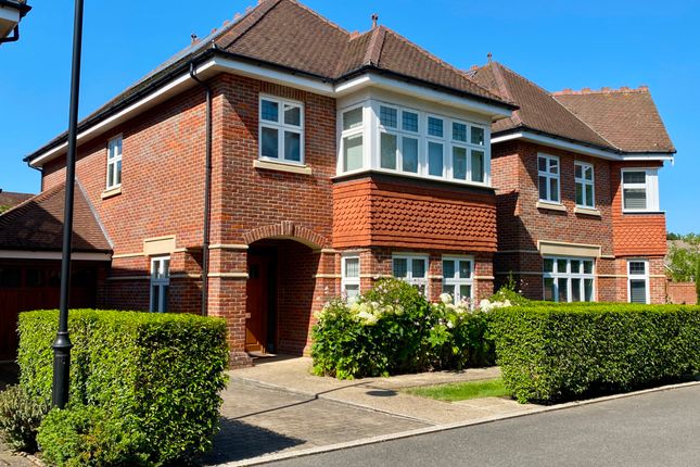 4-bed detached on 21 Queen Elizabeth Crescent, £1,300,000