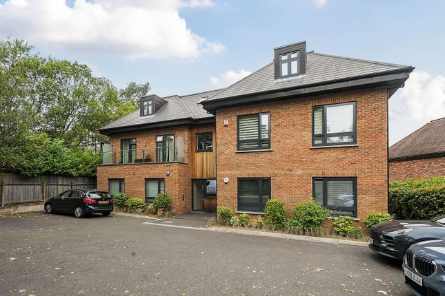 Thumbnail Flat for sale in Red Tree Apartments, Bickley Park Road, Bickley, Kent