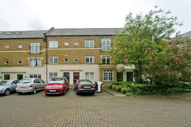 Thumbnail Property to rent in Tollington Way, London