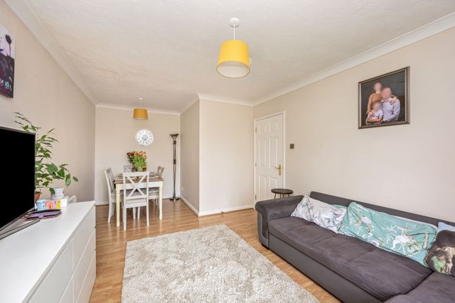15 Leicester Court Newbury Road, Crawley photo 4