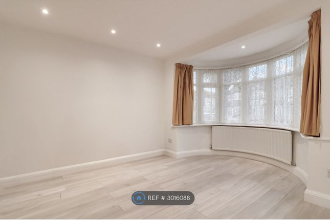 Kenmore Avenue, Harrow photo 3