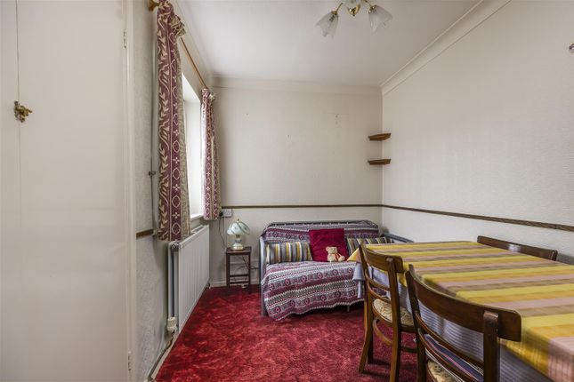 4 Shelley Gardens, Waterlooville-Porticomarketing-