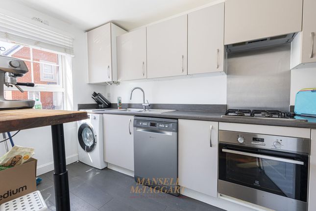 23 Bedivere Road, Crawley photo 4