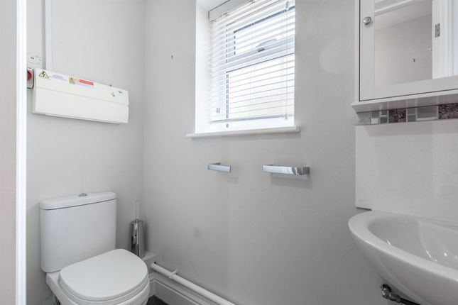 11b, Lea Way, Wellingborough photo 4