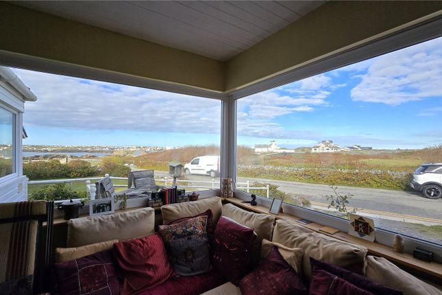 11, Ravenspoint Road, Holyhead photo 3