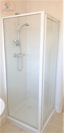 Copy of 115 Chatsworth Road, London photo 3