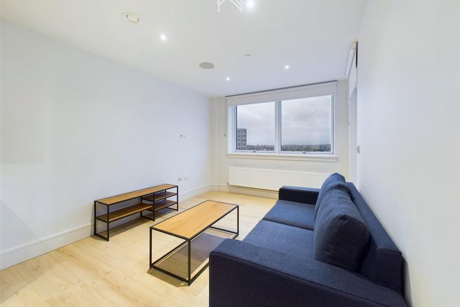 Flat to rent in Olympic Way, Wembley