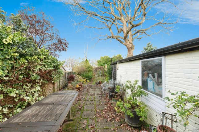 Ringlee, 4, Linden Gardens, Surrey photo 3