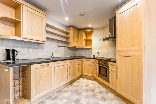 5, Village Manor, Uppermill photo 4