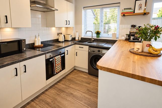 6, Bright Close, Chippenham photo 4