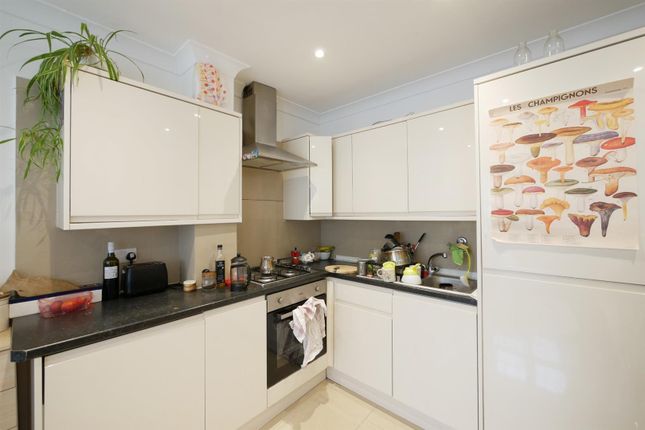 C, 42 Evering Road, London photo 2