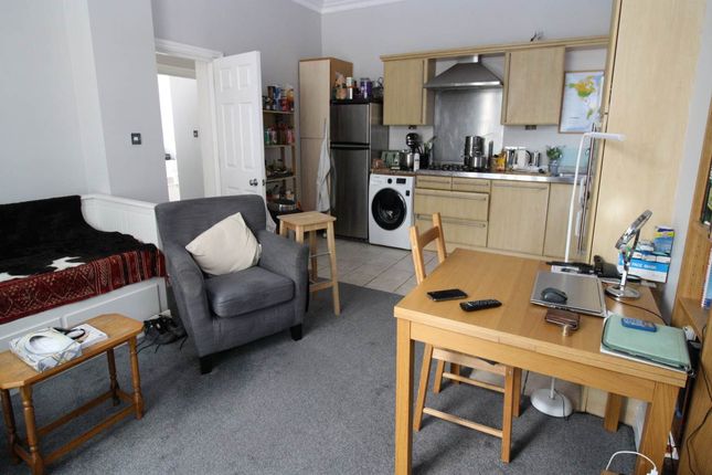2 Bed Flat To Rent In Beechey Lodge 41 Portchester Road Bournemouth Bh8 Zoopla