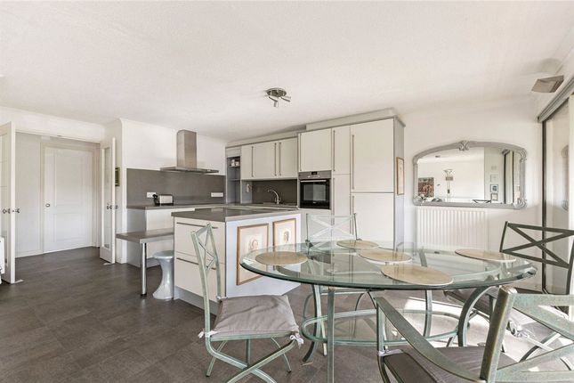 19 Lady Jane Court,, Cavendish Avenue, Cambridge photo 5