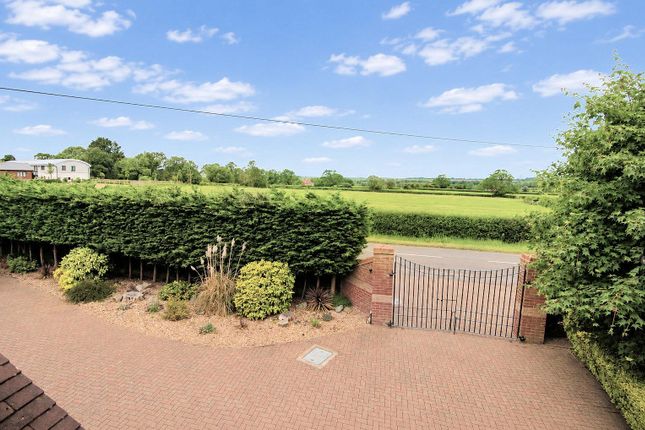 HighBeech, 26, Toddington Road, Tebworth, Leighton Buzzard photo 3