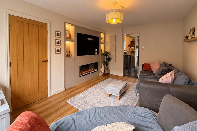 Parkdale Drive, Sowerby Bridge photo 3