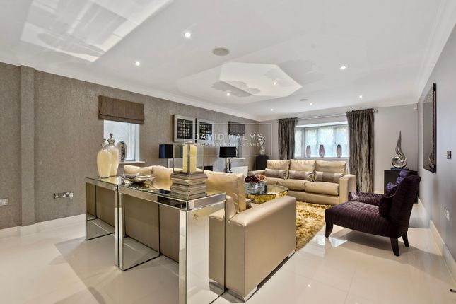 5, Cherry Tree Way, Stanmore photo 3