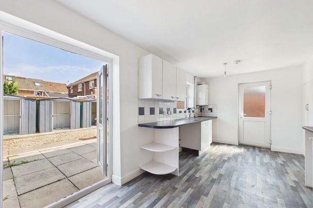 12 Laxton Road, Cheltenham photo 3