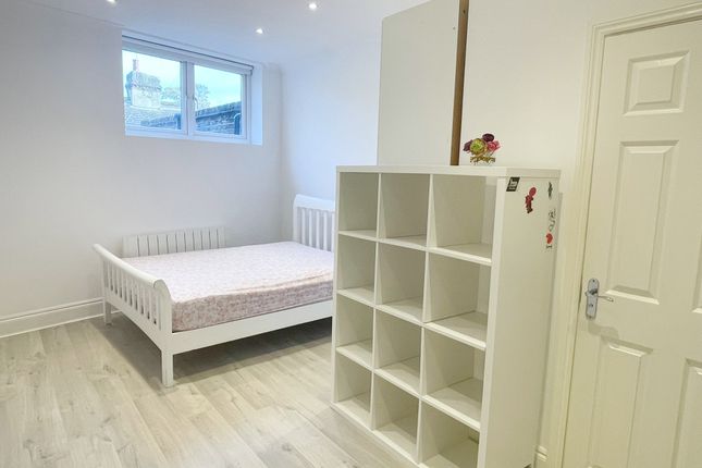 Open Plan Bedroom/Living Room/Kitchen