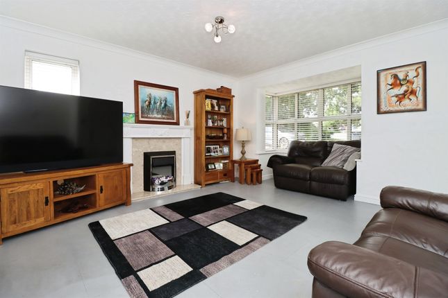 19, Reynolds Close, Wellingborough photo 4