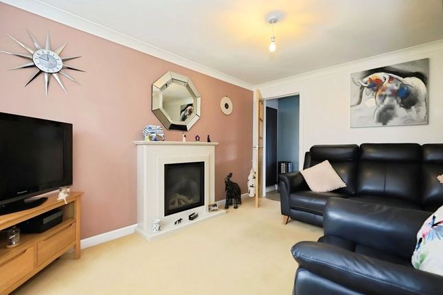 3, Cornovian Close, Staffordshire photo 3