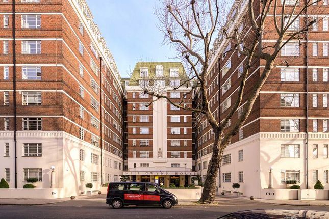 Thumbnail Flat to rent in Sloane Avenue, London